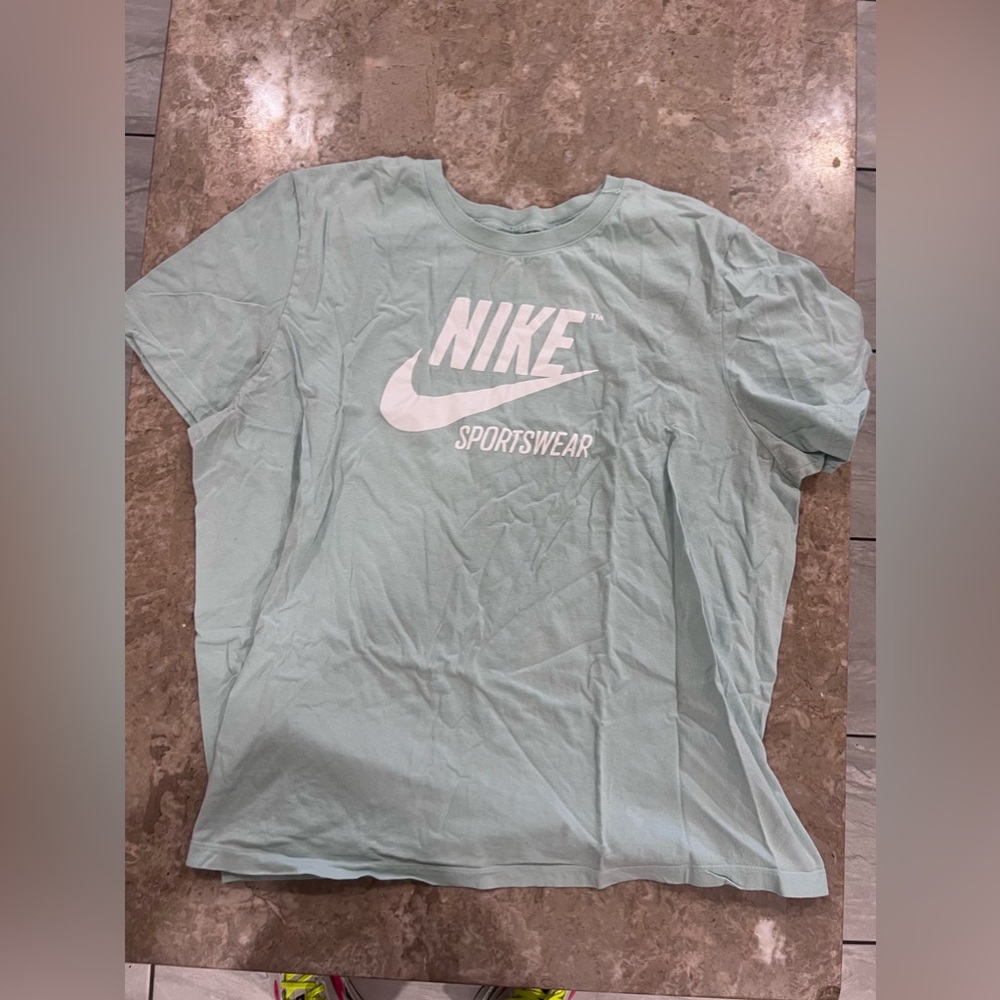 Nike T-shirt